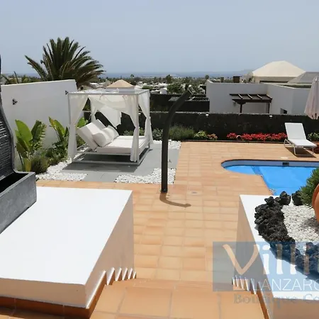 Ascanio Villa *